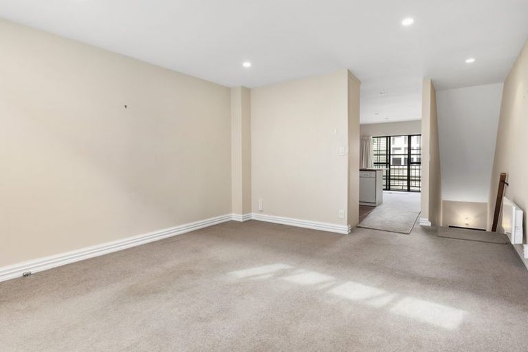 Photo of property in 16c Hobson Street, Thorndon, Wellington, 6011