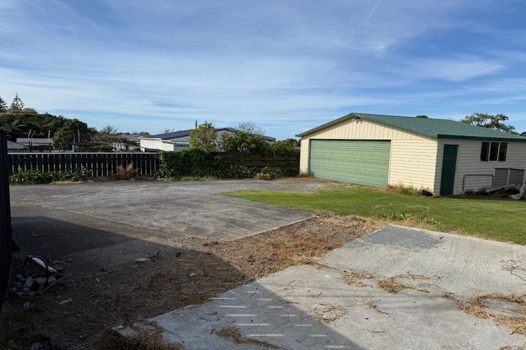 Photo of property in 110a Riversdale Drive, Merrilands, New Plymouth, 4312