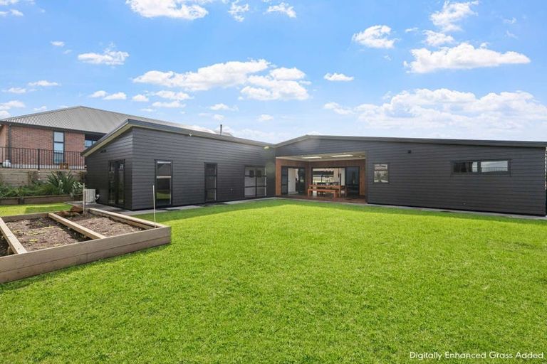 Photo of property in 6 Trevor Mcmiken Drive, Patumahoe, 2679