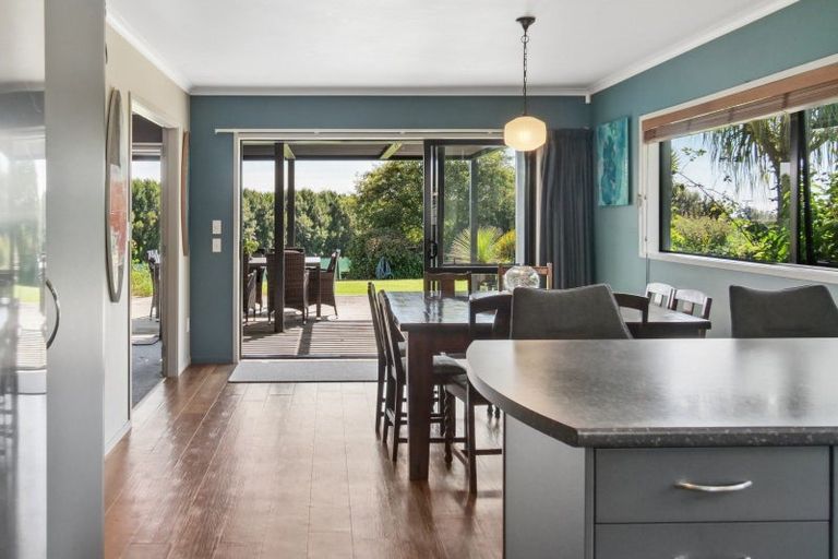 Photo of property in 154 Ohinepanea Road, Pukehina, Te Puke, 3186