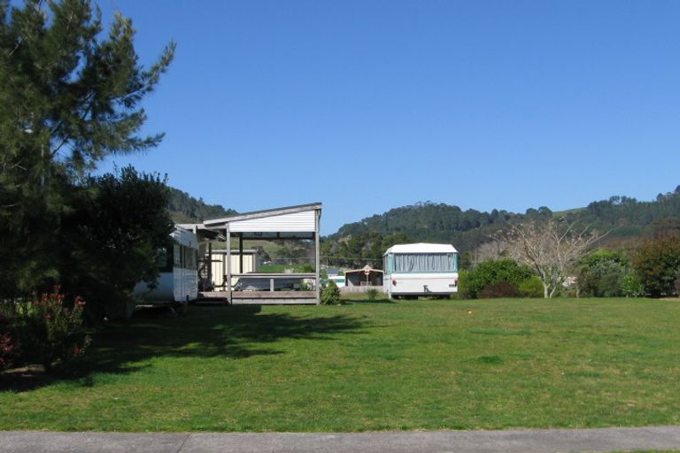 Photo of property in 18 Martin Place, Cooks Beach, Whitianga, 3591