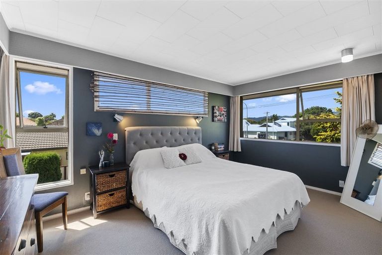 Photo of property in 355 Oxford Street, Levin, 5510