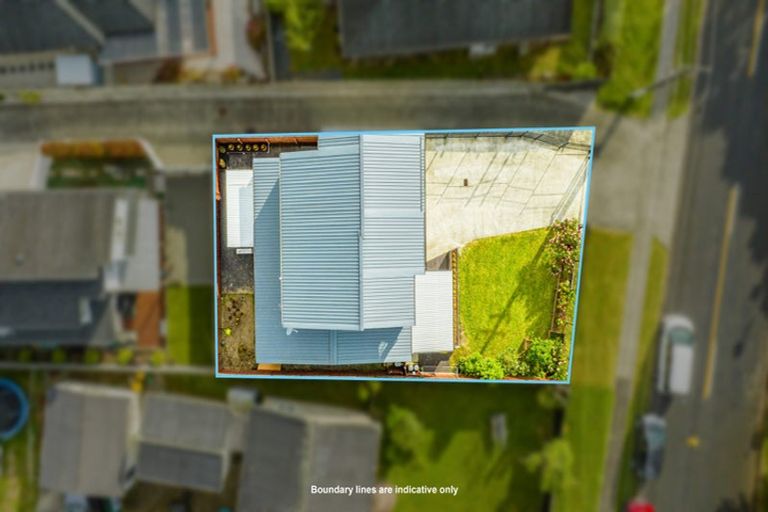 Photo of property in 5a Woodside Road, Massey, Auckland, 0614