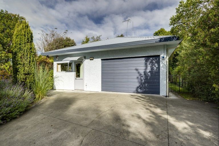 Photo of property in 16 Lucknow Terrace, Hospital Hill, Napier, 4110