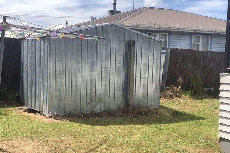 Photo of property in 12 West Street, Eltham, 4322