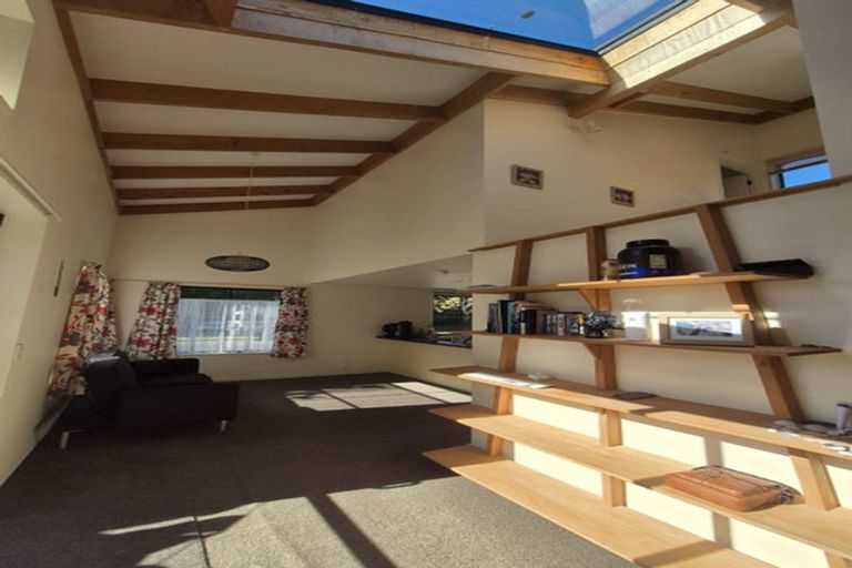 Photo of property in 59 Renown Road, Raumati South, Paraparaumu, 5032