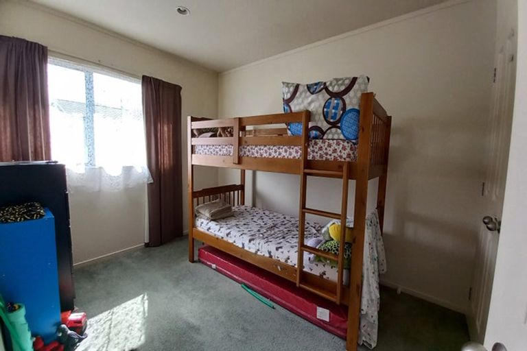 Photo of property in 12 Vitex Lane, Henderson, Auckland, 0612