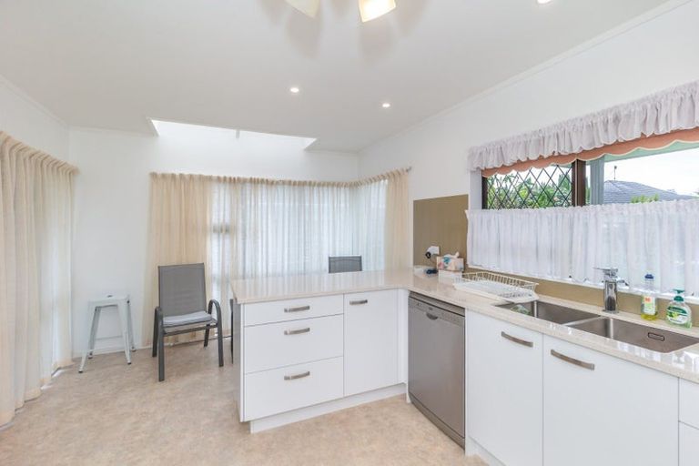 Photo of property in 274 Te Moana Road, Waikanae, 5036