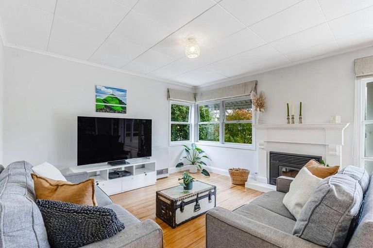 Photo of property in 41 Hanlon Crescent, Narrow Neck, Auckland, 0624
