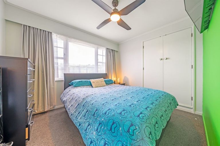 Photo of property in 8 Earlston Grove, Avalon, Lower Hutt, 5011