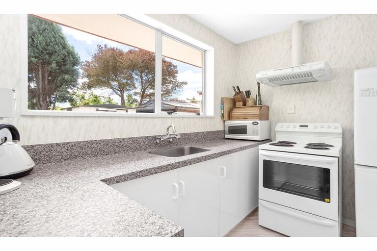 Photo of property in 2/96 Buchanans Road, Hei Hei, Christchurch, 8042