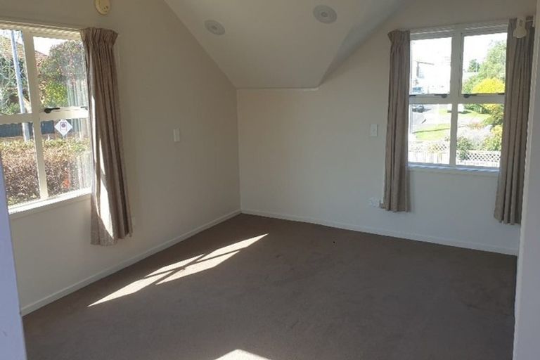 Photo of property in 1/5 Fenwick Avenue, Milford, Auckland, 0620