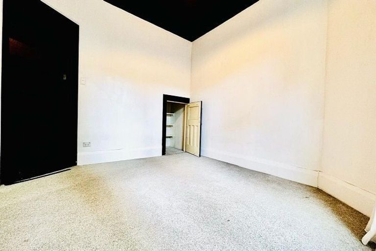 Photo of property in 142 Riddiford Street, Newtown, Wellington, 6021