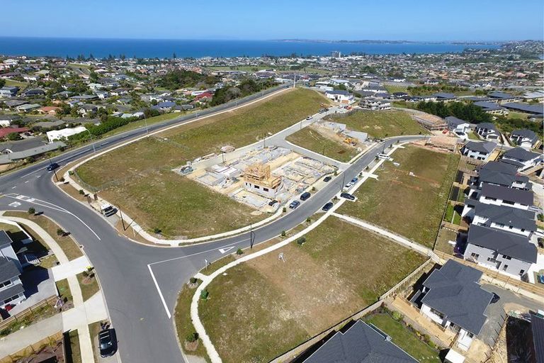 Photo of property in 47 Ascension Crescent, Orewa, 0931