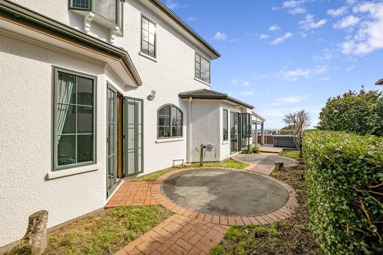 Photo of property in 87 Eliot Street, New Plymouth, 4310