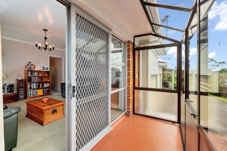 Photo of property in 1/17 Captain Scott Road, Glen Eden, Auckland, 0602