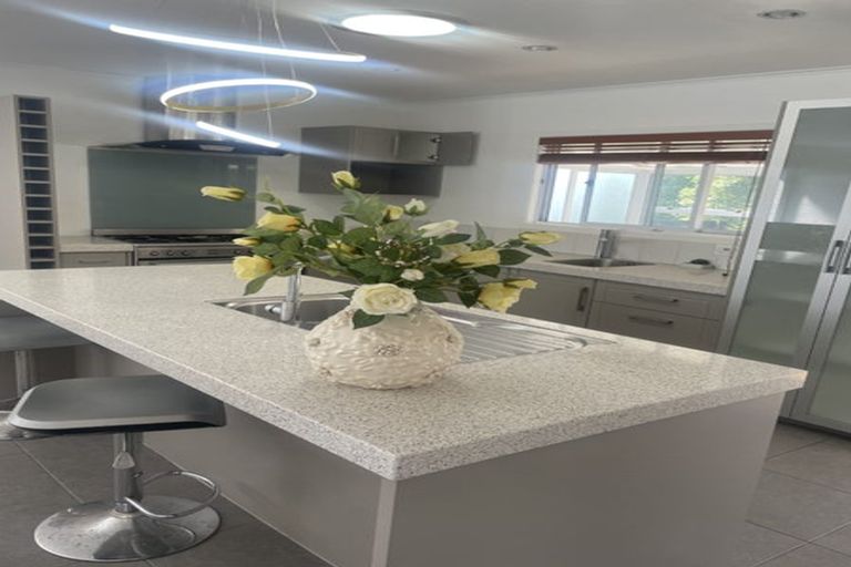 Photo of property in 24 Spencer Road, Pinehill, Auckland, 0632