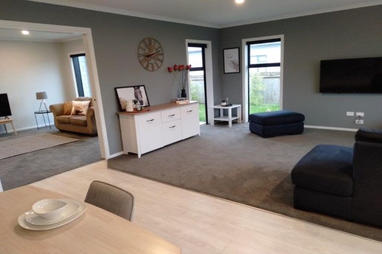 Photo of property in 35 Gallipoli Place, Paraparaumu, 5032