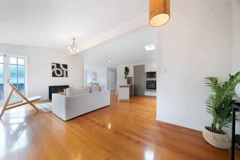 Photo of property in 174 Don Buck Road, Massey, Auckland, 0614