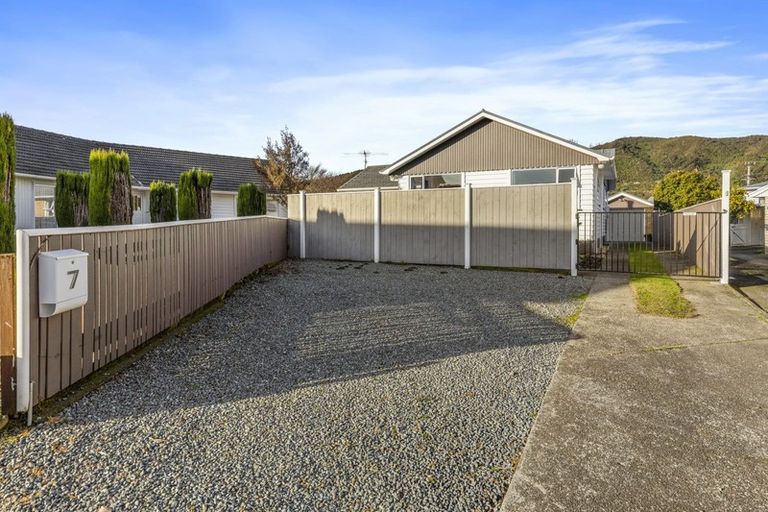 Photo of property in 7 Ferretti Grove, Avalon, Lower Hutt, 5011