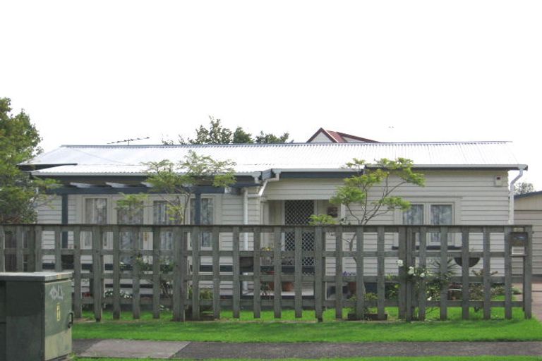 Photo of property in 26 Blacklock Avenue, Henderson, Auckland, 0612
