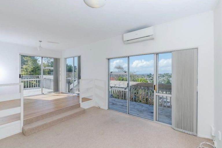 Photo of property in 13 Tableau Place, Totara Vale, Auckland, 0629