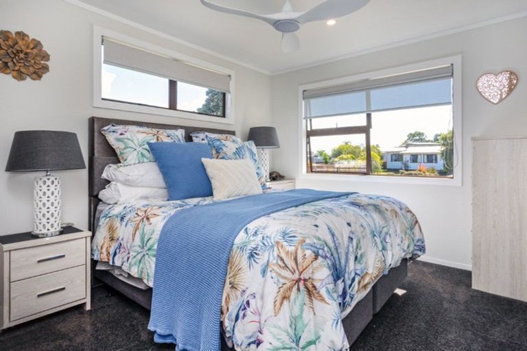 Photo of property in 105 Chartwell Avenue, Whangamata, 3620