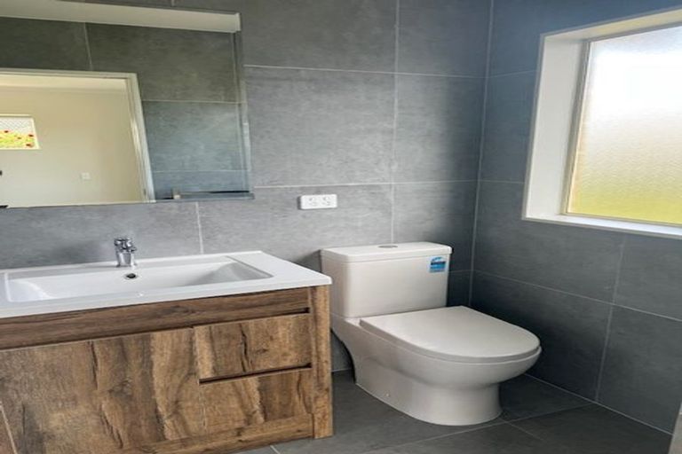 Photo of property in 66 Magic Way, Randwick Park, Auckland, 2105