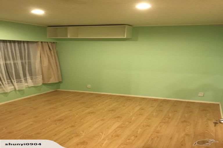 Photo of property in 1/50 Gladstone Road, Northcote, Auckland, 0627