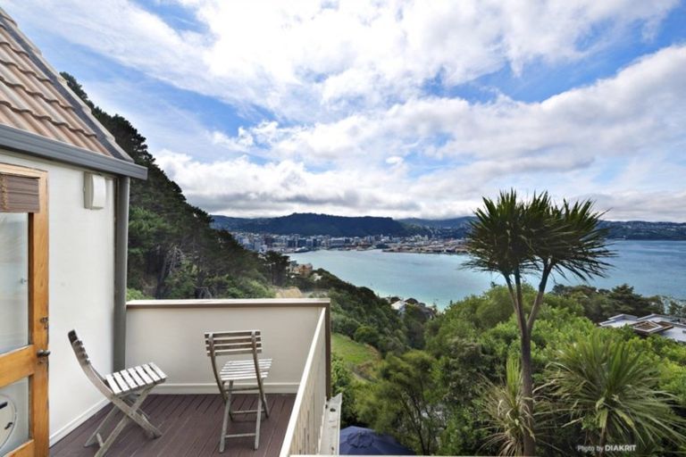 Photo of property in 81 Palliser Road, Roseneath, Wellington, 6011