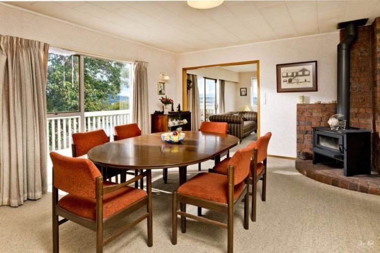 Photo of property in 33 Longreach Drive, Sunnyvale, Auckland, 0612