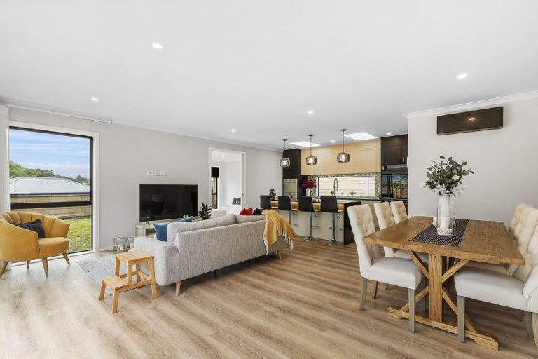 Photo of property in 9 Porokaiwhiri Street, Crofton Downs, Wellington, 6035