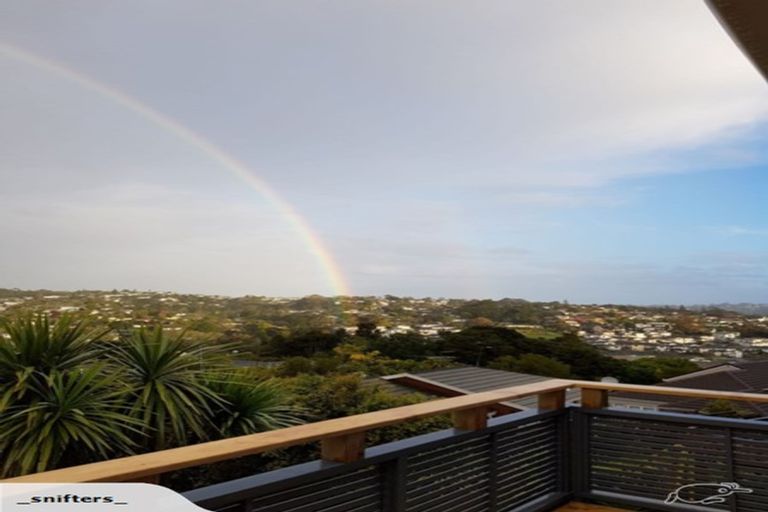 Photo of property in 2/15 Witheford Drive, Bayview, Auckland, 0629