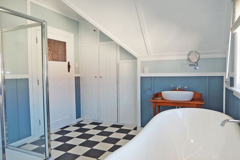 Photo of property in 11 Wharfe Street, South Hill, Oamaru, 9400