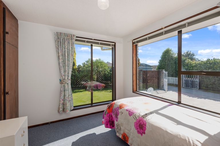 Photo of property in 60 Waratah Street, Avondale, Christchurch, 8061