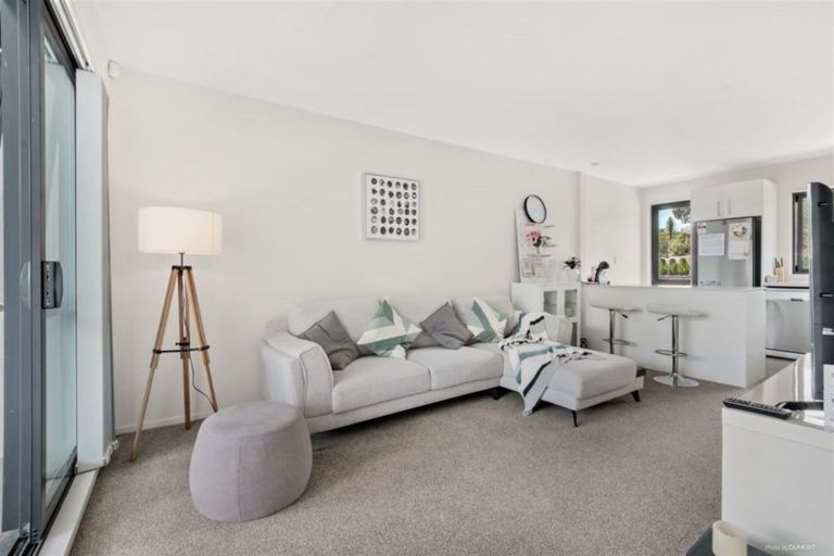 Photo of property in 3 Kanona Way, Albany Heights, Auckland, 0632