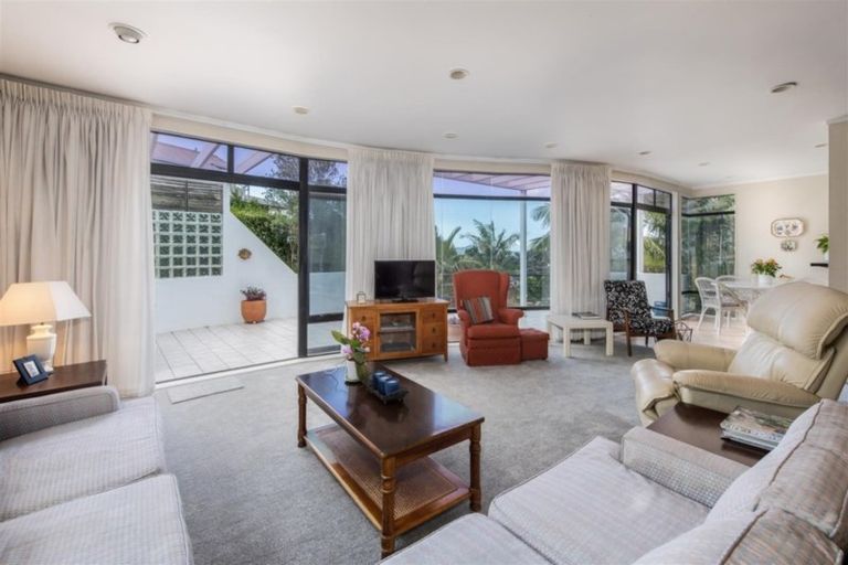 Photo of property in 1/103 Aberdeen Road, Castor Bay, Auckland, 0620