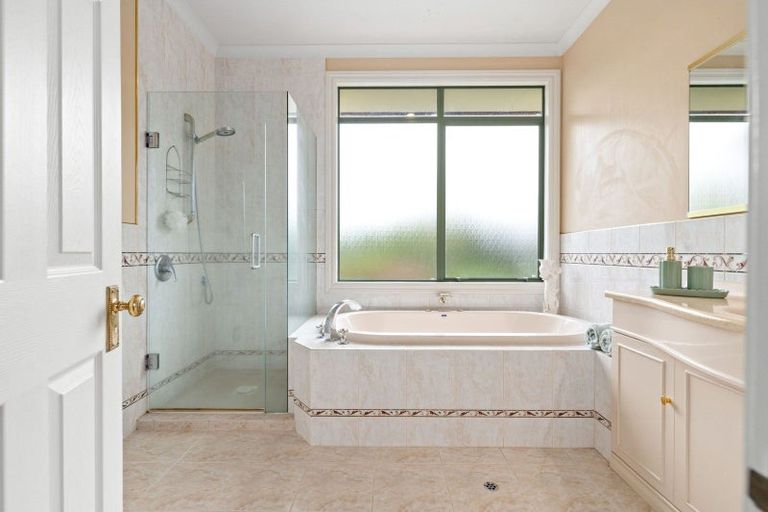 Photo of property in 17 Te Puroa Place, Huntington, Hamilton, 3210