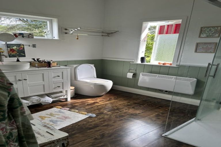 Photo of property in 47 Roland Road, Greenhithe, Auckland, 0632