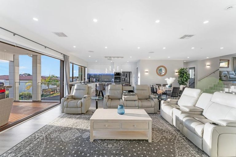 Photo of property in 13 Michael Richard Place, East Tamaki Heights, Auckland, 2016