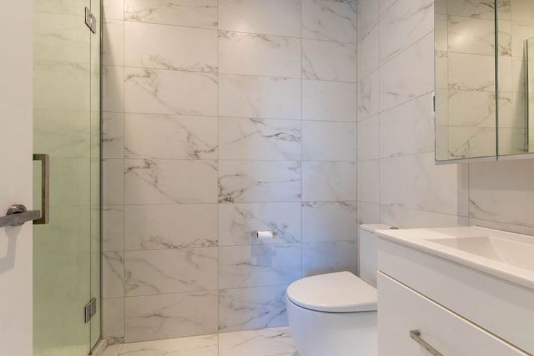 Photo of property in 306a Hurstmere Road, Takapuna, Auckland, 0622