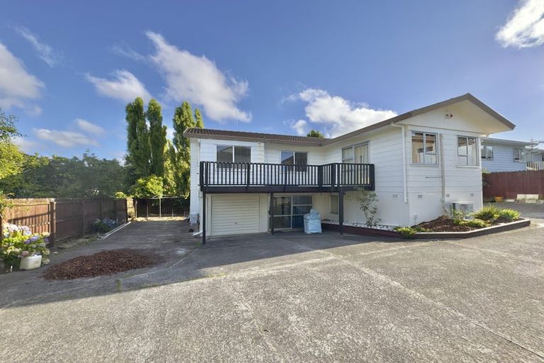 Photo of property in 2/144 Bradbury Road, Botany Downs, Auckland, 2010