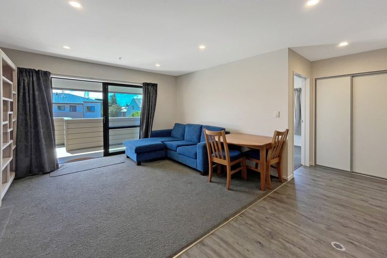 Photo of property in 80h Shakespeare Road, Waltham, Christchurch, 8023