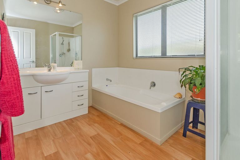 Photo of property in 42a Harrisville Road, Tuakau, 2121