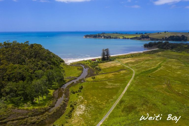 Photo of property in 17 Hurihuri Road, Okura Bush, Silverdale, 0794