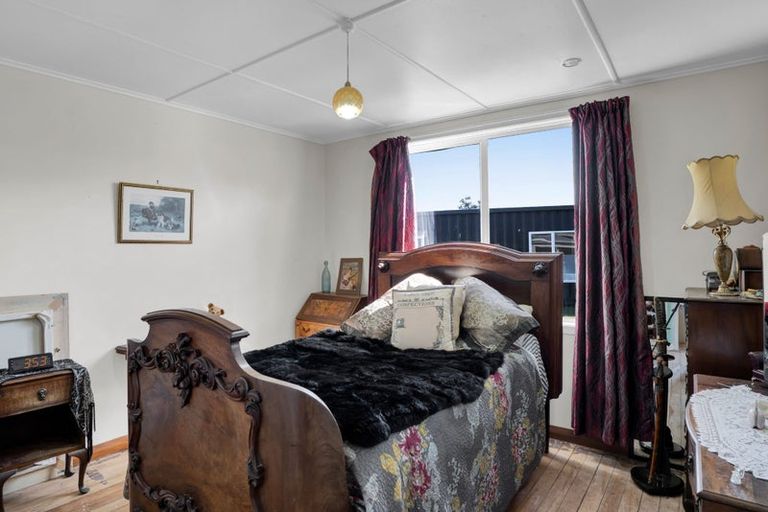 Photo of property in 96 Blake Street, Waitara, 4320