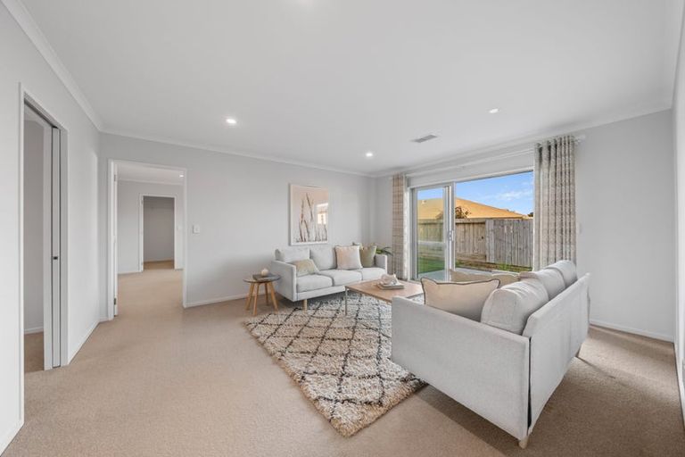 Photo of property in 71 Grenada Drive, Grenada Village, Wellington, 6037