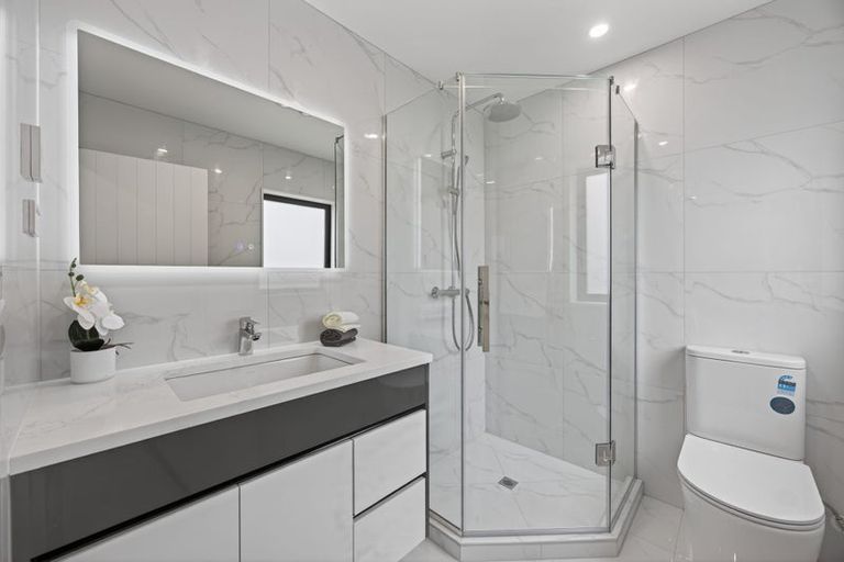 Photo of property in 2 Ballyalton Crescent, Flat Bush, 2019