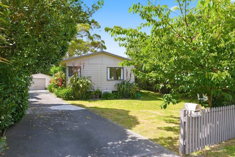 Photo of property in 5 Dennis Taylor Court, Paraparaumu, 5032