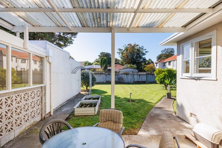 Photo of property in 6 Freyberg Street, Roslyn, Palmerston North, 4414